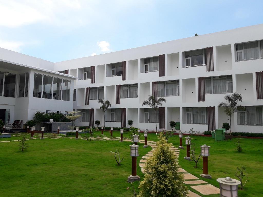 Фото Saaral Resorts