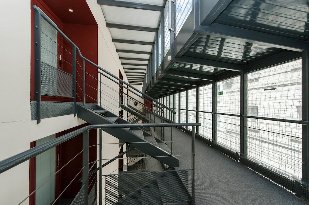 Фото Hôtel Cloître Saint Louis