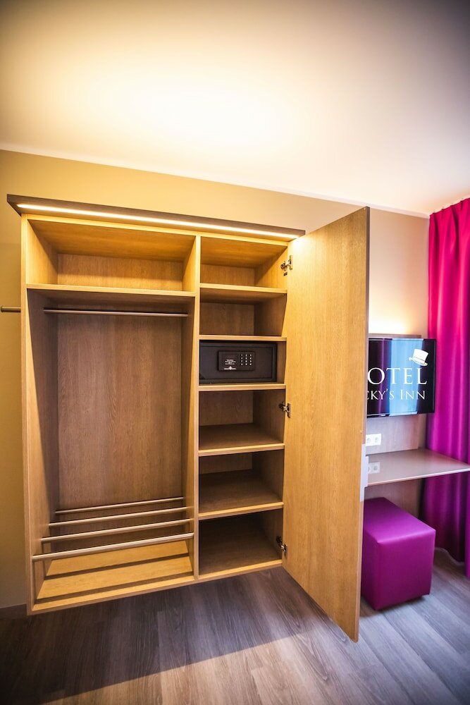 Фото Hotel Luckys Inn GmbH