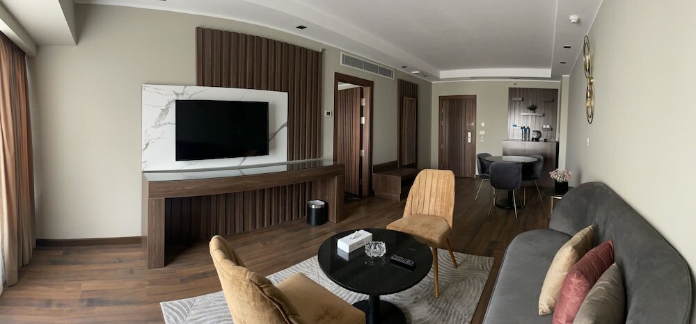 Фото Pyramisa Suites Hotel Cairo