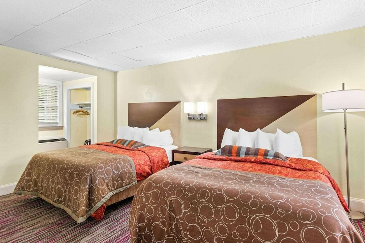 Фото Rodeway Inn Historic