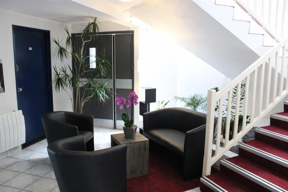 Фото The Originals City, Angers Sud – Le Village 49