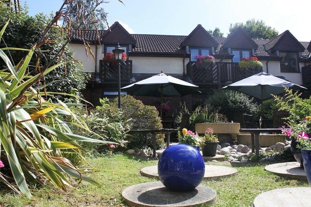 Фото Kingston Lodge Hotel