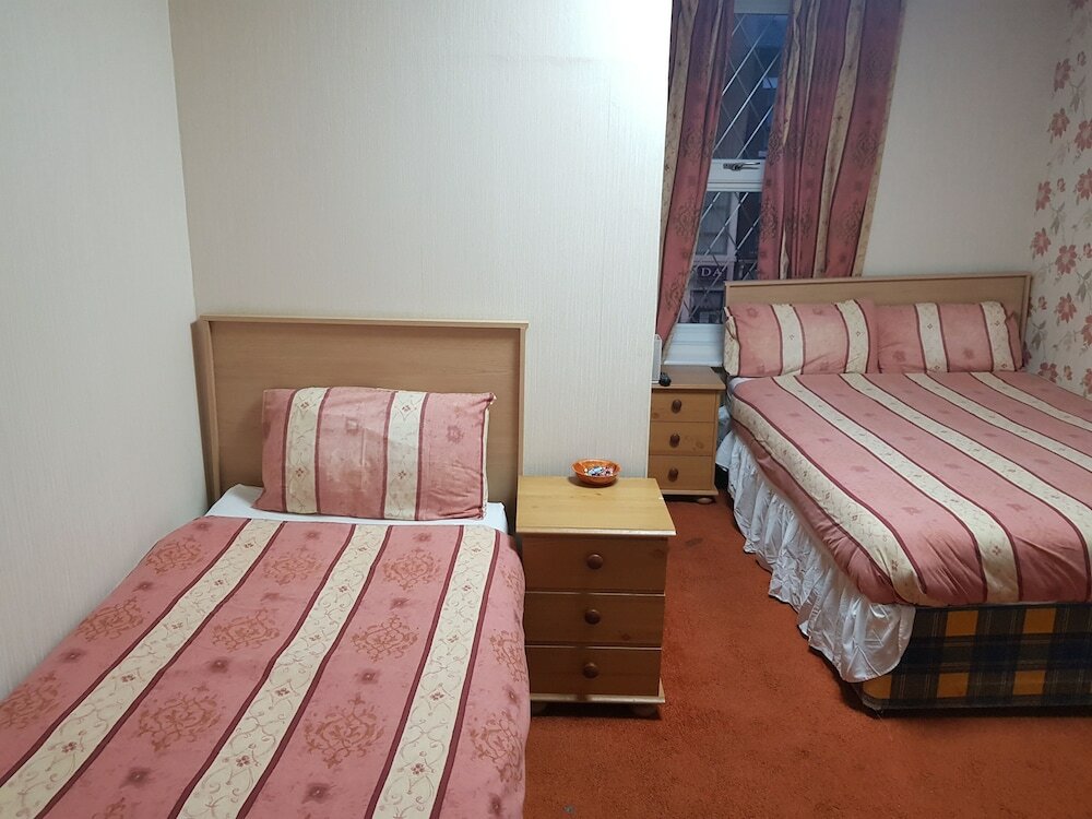 Фото The Albany Hotel