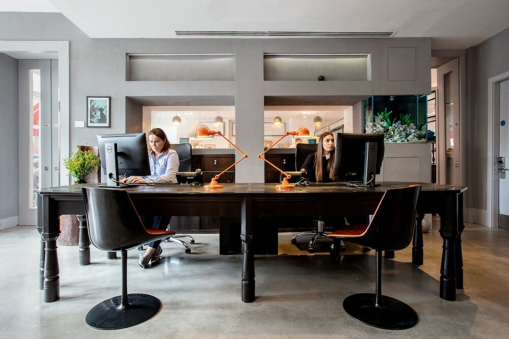 Фото Bedford Corner Hotel