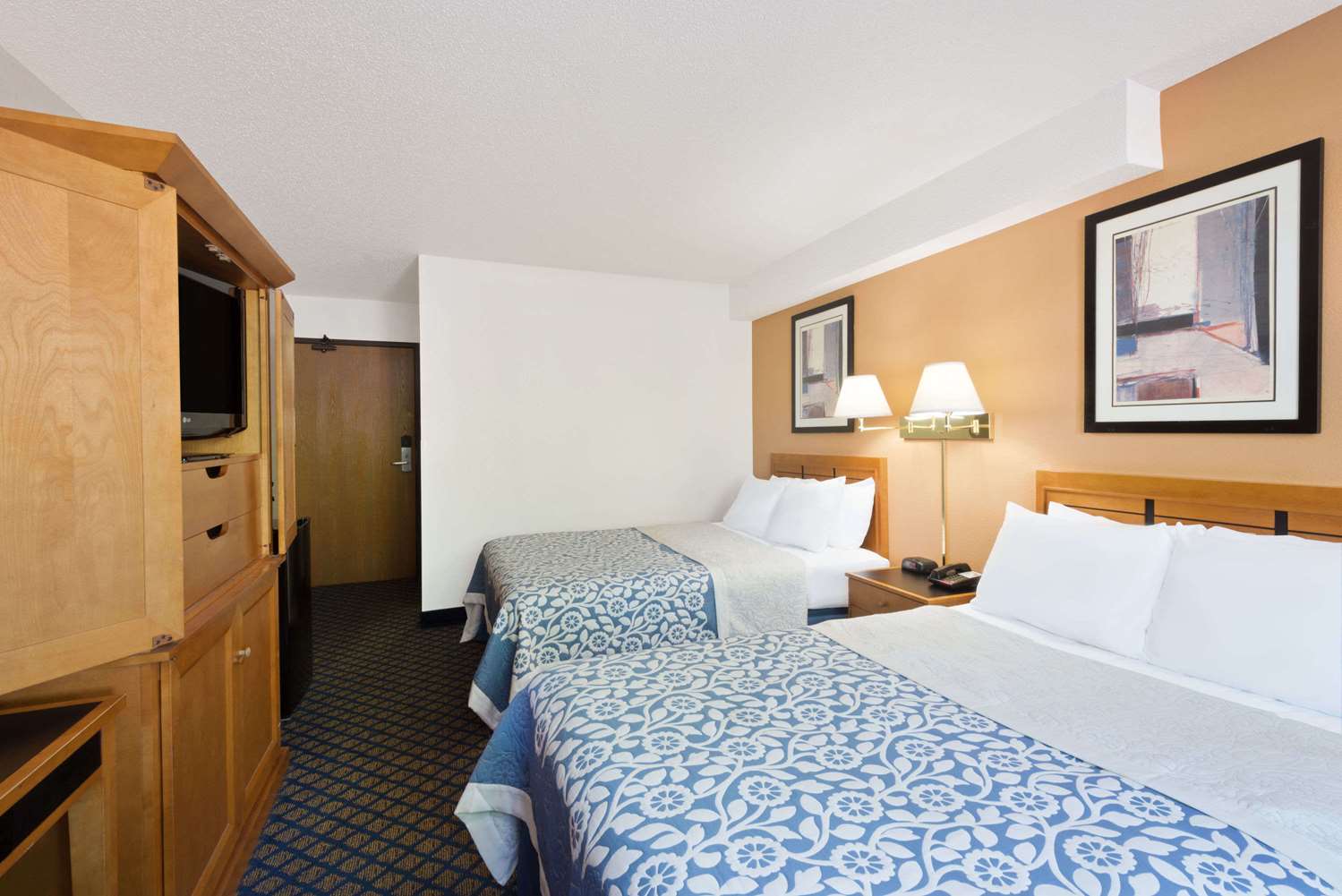 Фото Days Inn by Wyndham Brunswick Bath Area