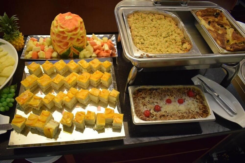 Фото Newland Luxury Apartments