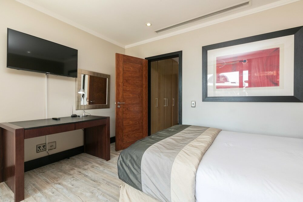 Фото Raphael Penthouse Suites