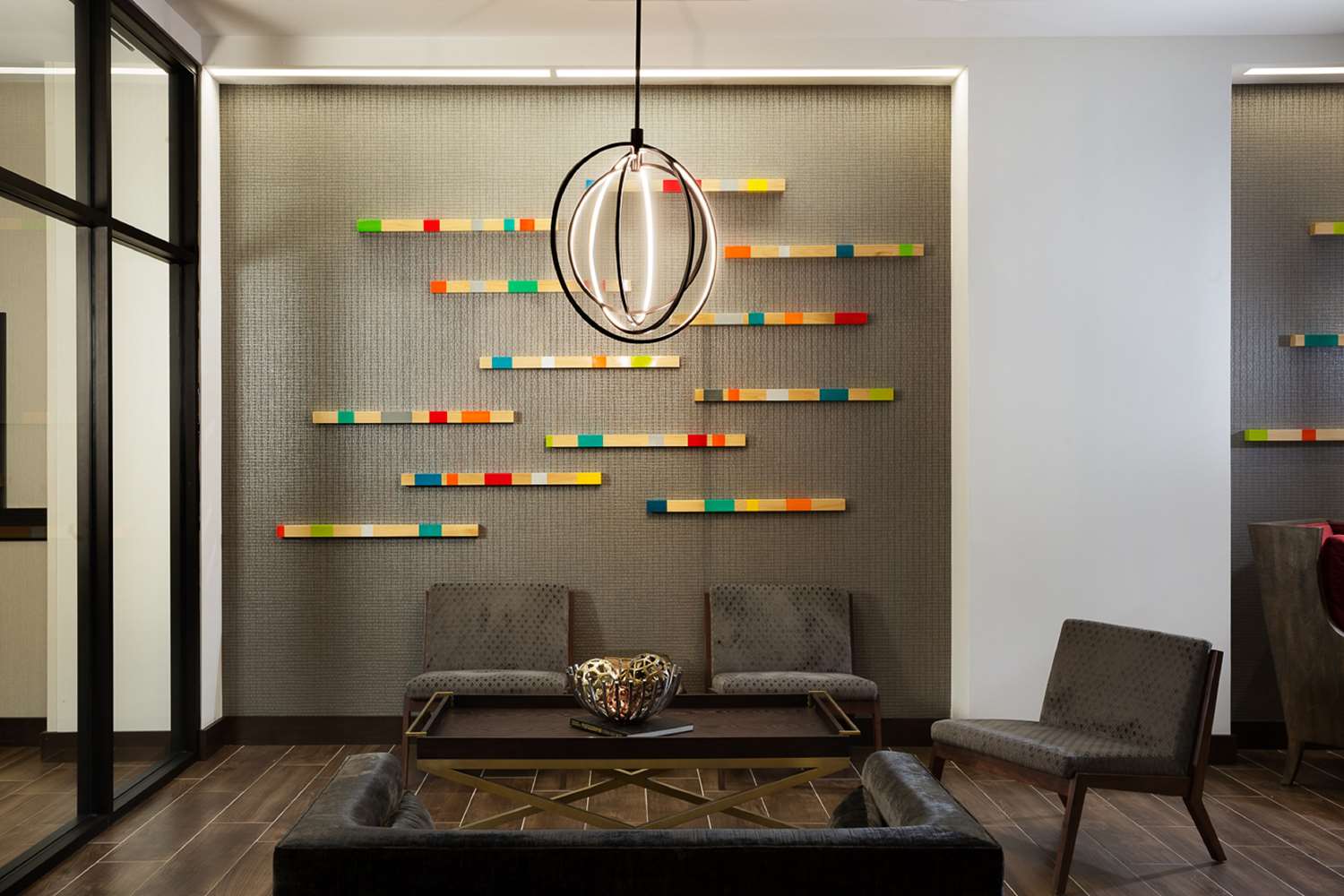 Фото Hampton Inn & Suites Dallas Downtown