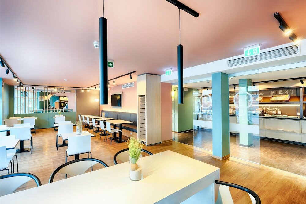 Фото B&b Hotel Bremen-City