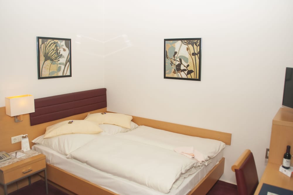 Фото Hotel zum Adler