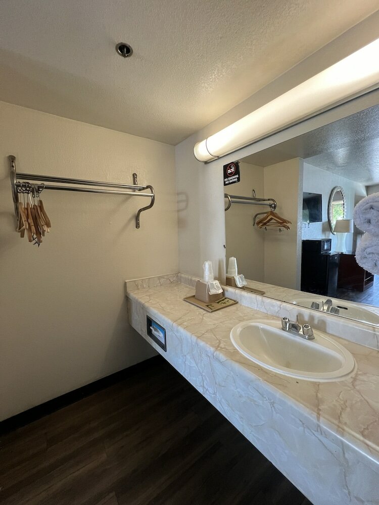 Фото Vagabond Inn Fresno