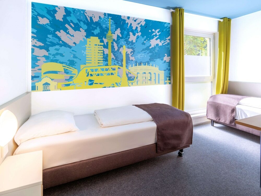 Фото B&b Hotel Stuttgart-City