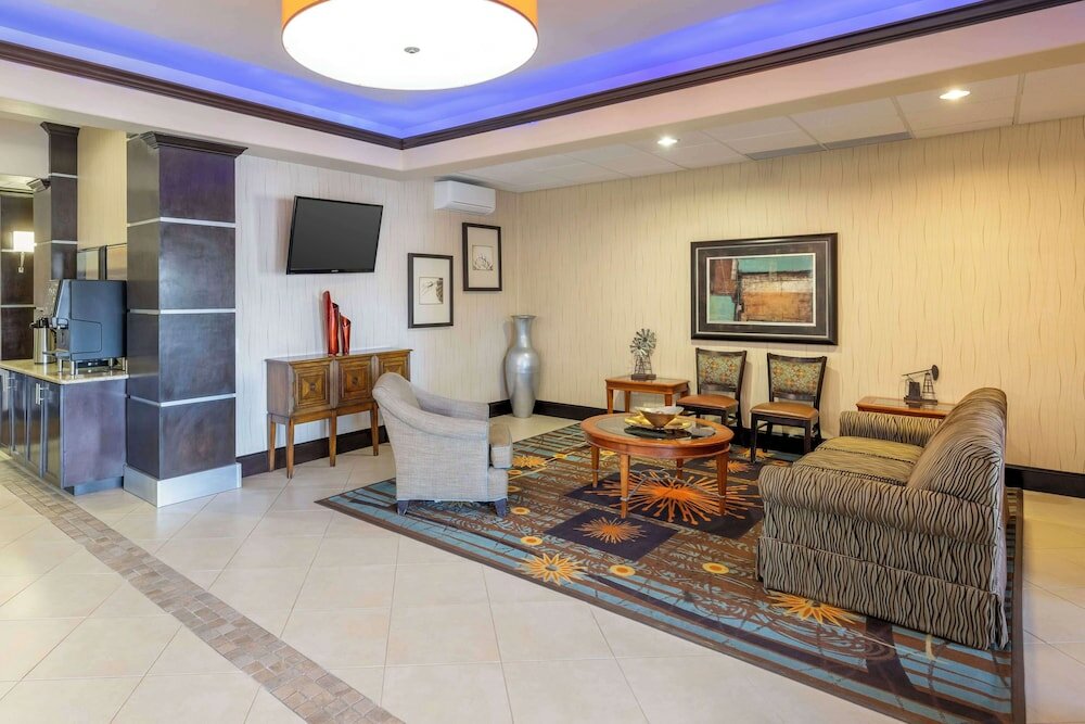 Фото Best Western Plus Midland Suites
