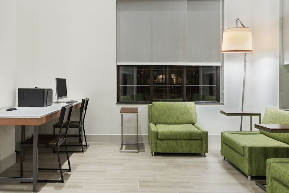 Фото Holiday Inn Express & Suites Nearest Universal Orlando, an Ihg Hotel