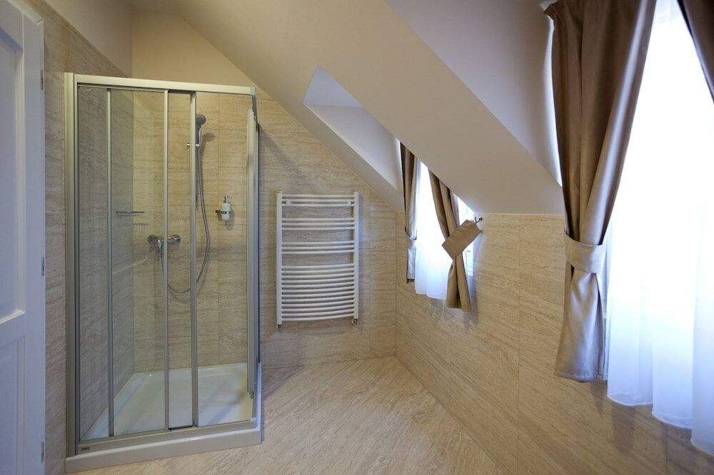 Фото Barokk Hotel Promenád Gyor