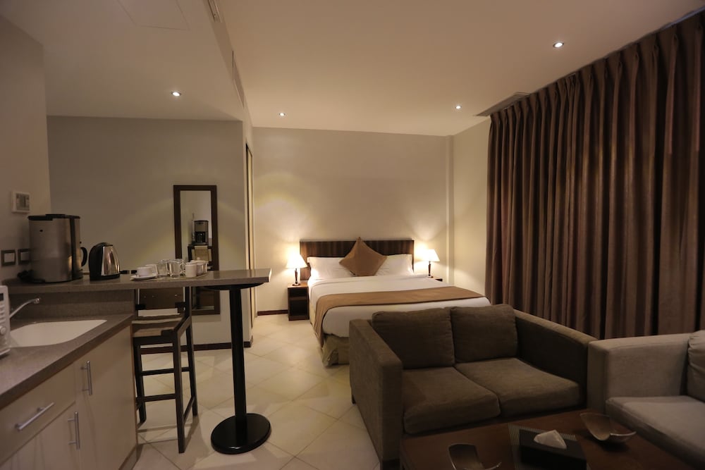 Фото Jabal Amman Hotel