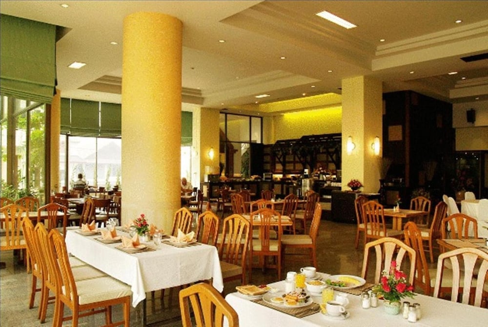 Фото Royal Lanna Hotel