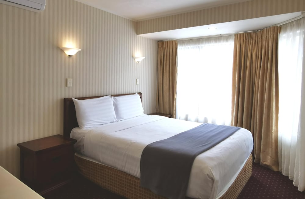 Фото Cornwall Park Motor Inn