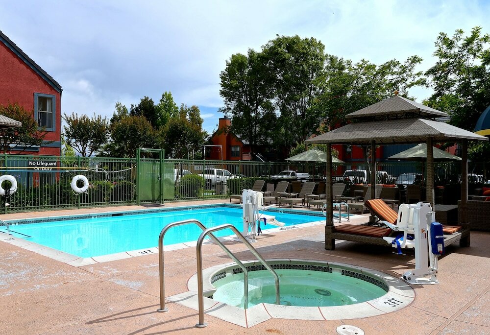 Фото SenS Suites Livermore, SureStay Collection by Best Western