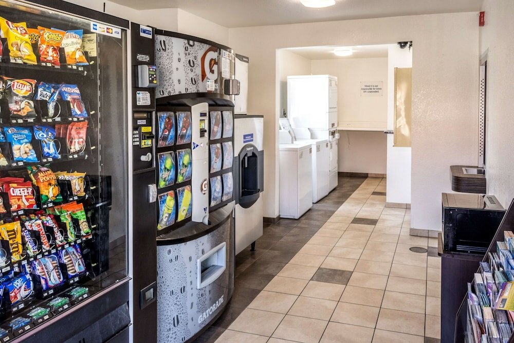 Фото Motel 6 Bakersfield, Ca - East