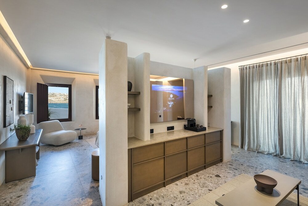 Фото Aeonic Suites and SPA