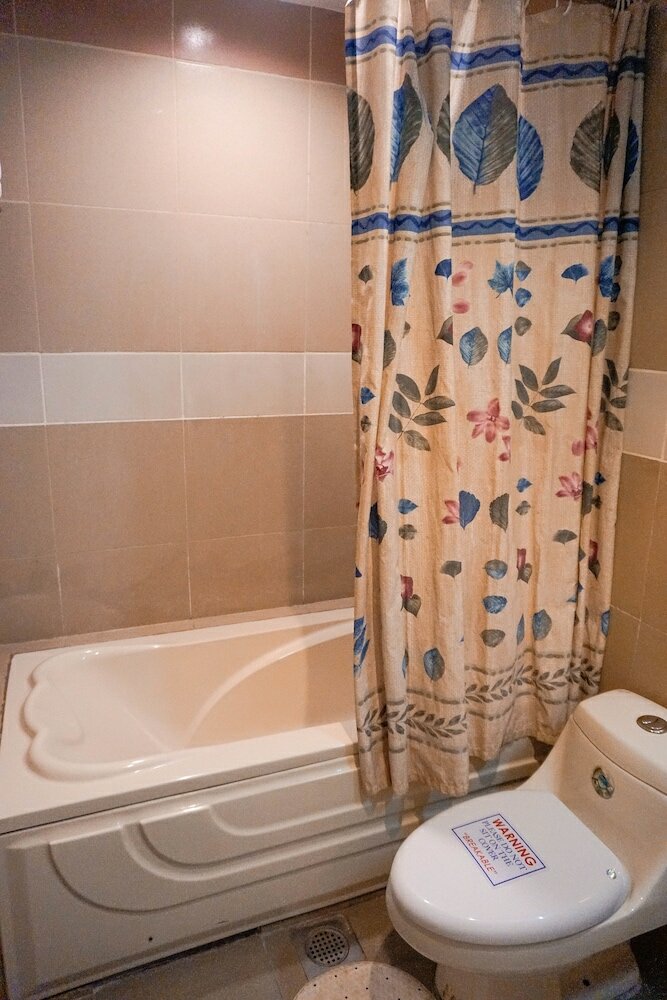 Фото Crowne Garden Hotel