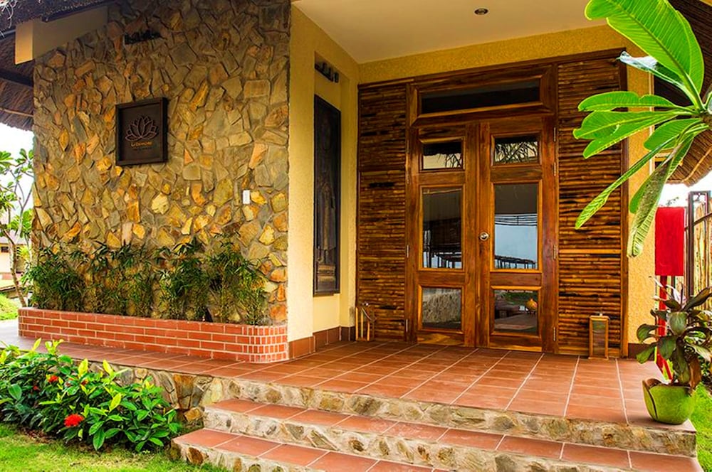 Фото The Island Lodge