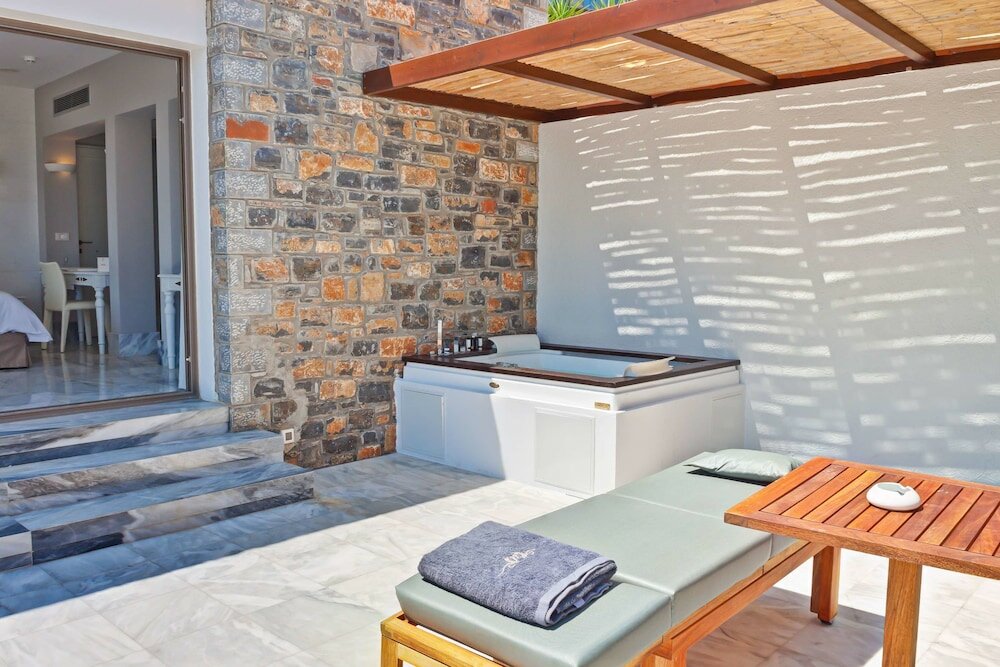 Фото Royal Marmin Bay Boutique & Art Hotel