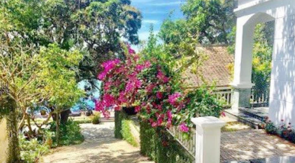 Фото Léman Cap Resort & SPA