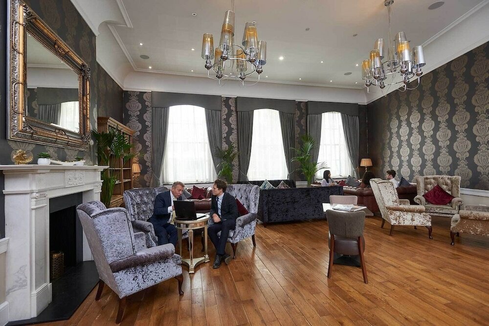 Фото The Westbridge Hotel