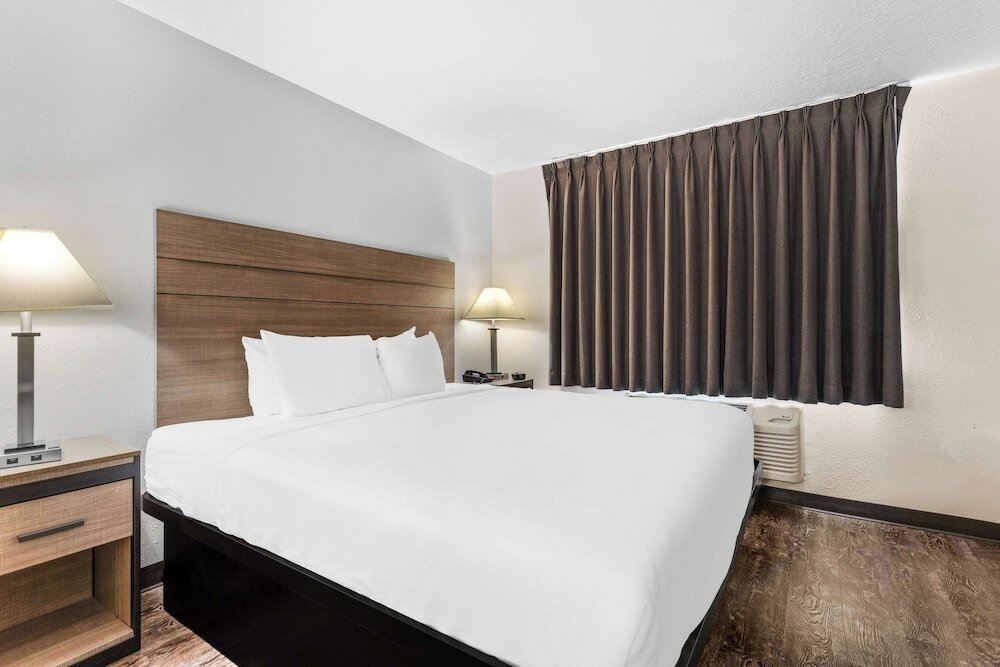 Фото SureStay Hotel by Best Western Albuquerque Midtown
