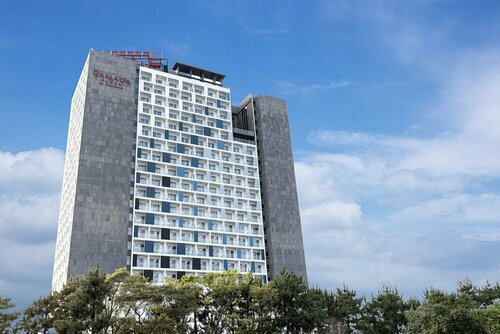 Гостиница Ramada Plaza by Wyndham Dolsan Yeosu в Йосу