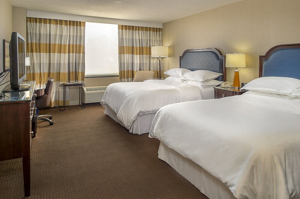 Фото Sheraton Westport Plaza Hotel St. Louis