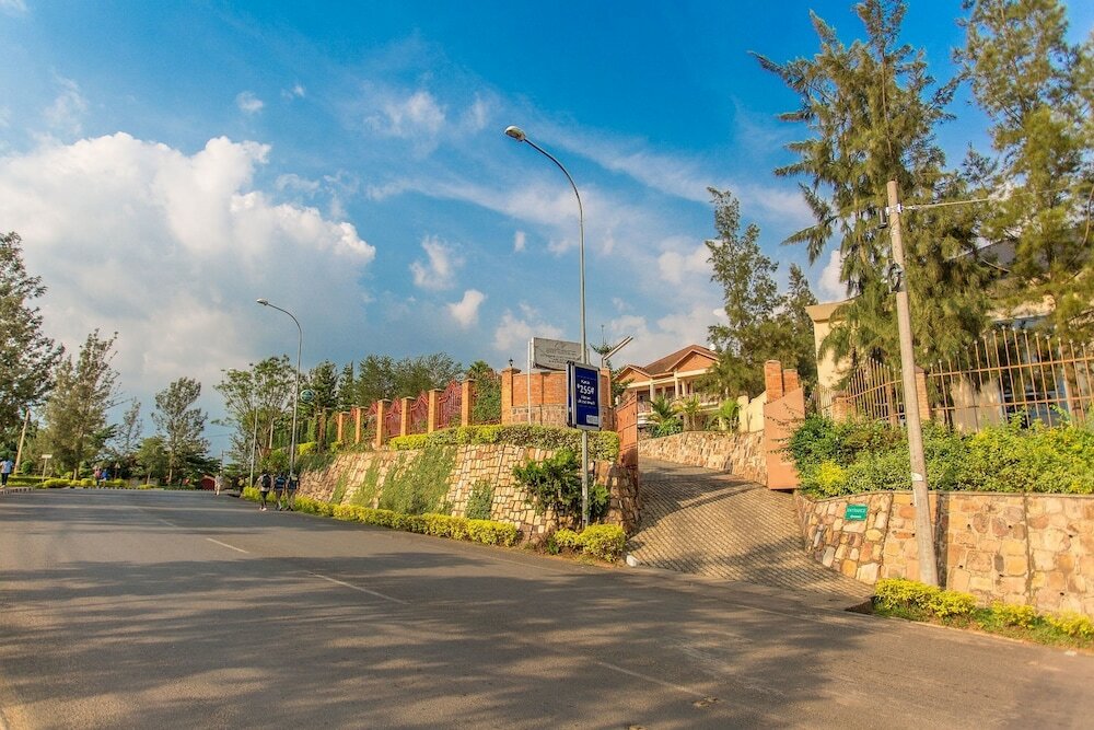 Фото Quiet Haven Hotel