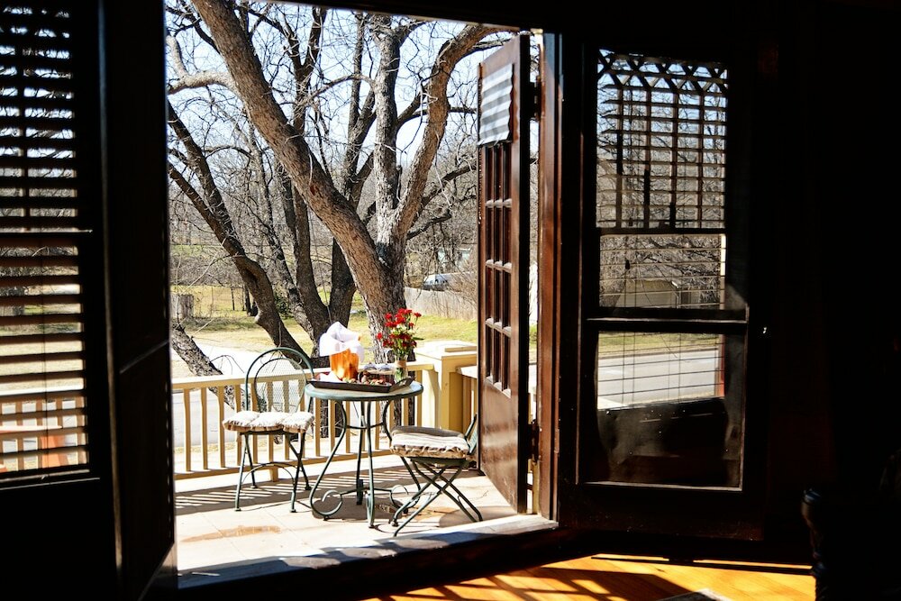 Фото Iron Horse Inn