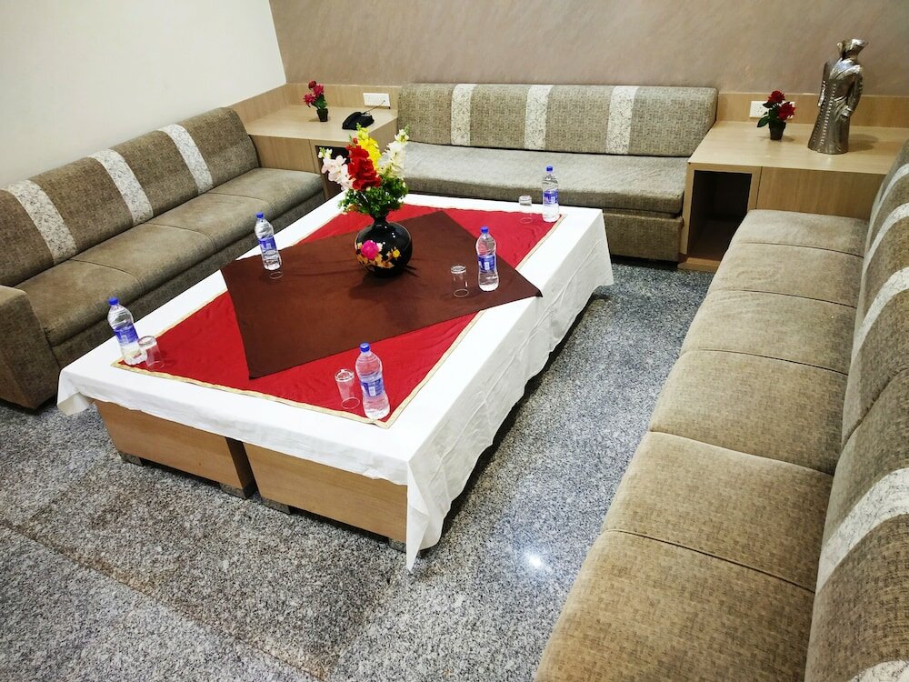 Фото Regal Hotel and Restaurant