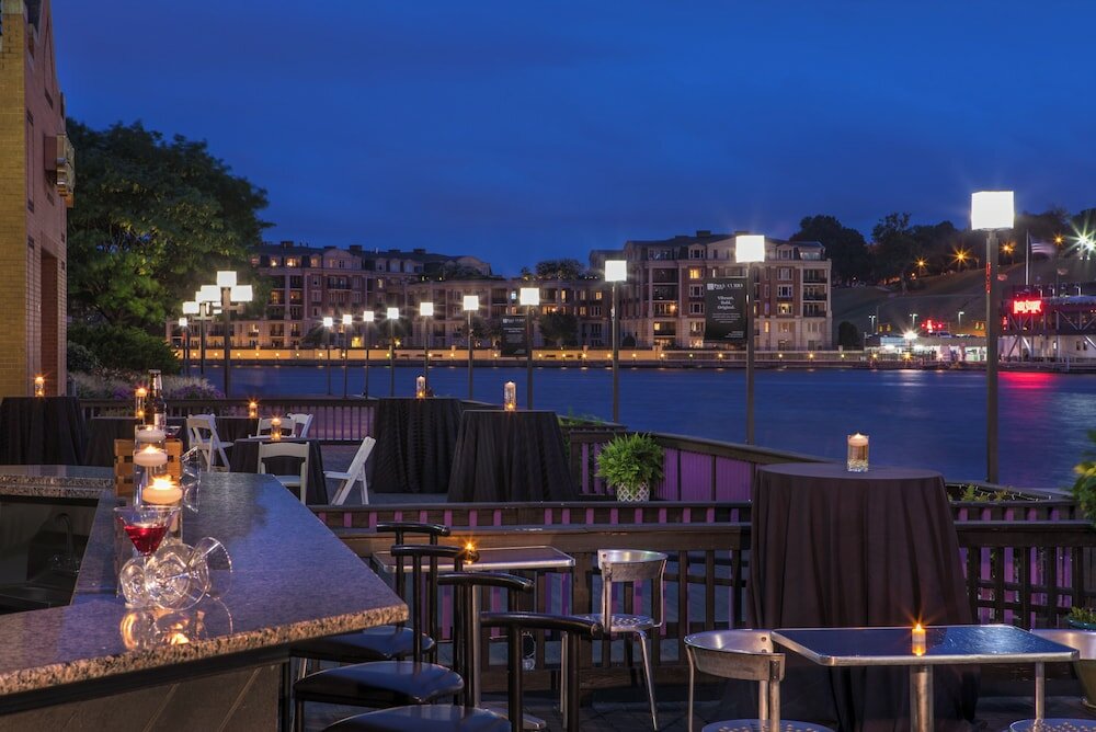 Фото Pier 5 Hotel Baltimore, Curio Collection by Hilton