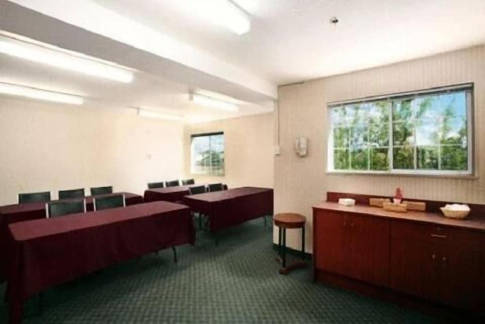 Фото Motel 6 Dixon, Ca