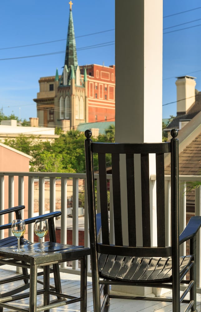 Фото The Inn on West Liberty