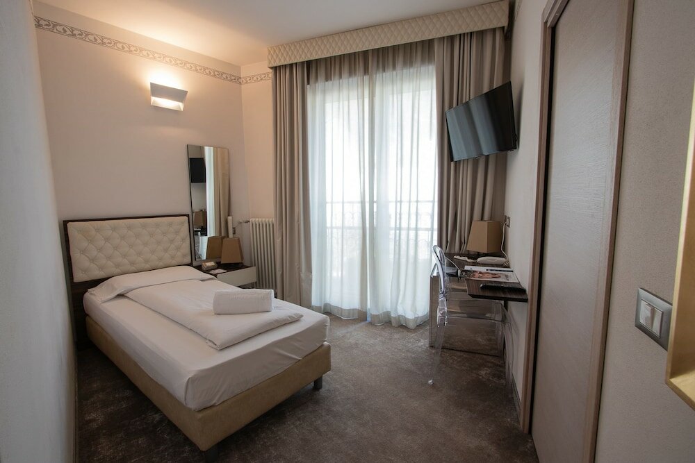 Фото Hotel Corona