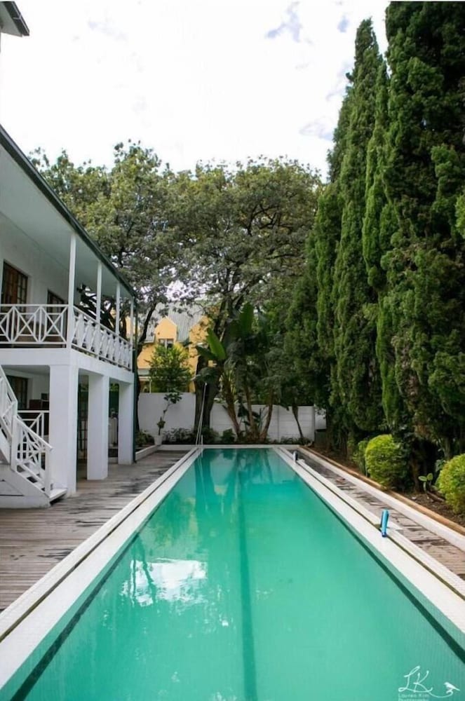 Фото Sandton Farmhouse Executive B&b