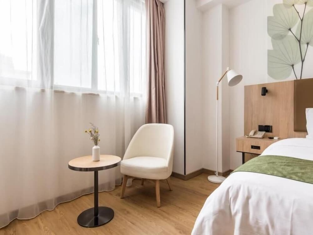 Фото GreenTree Inn ShangHai ZhouPu Town XiuPu Road Business Hotel