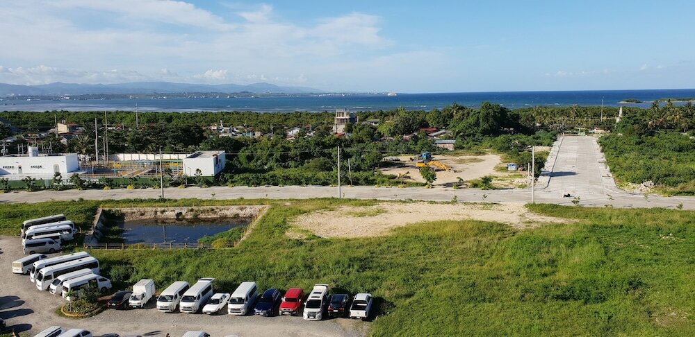 Фото Mactan Newtown with Ocean View
