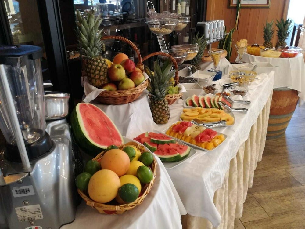 Фото Hotel Vinotel Gospoja