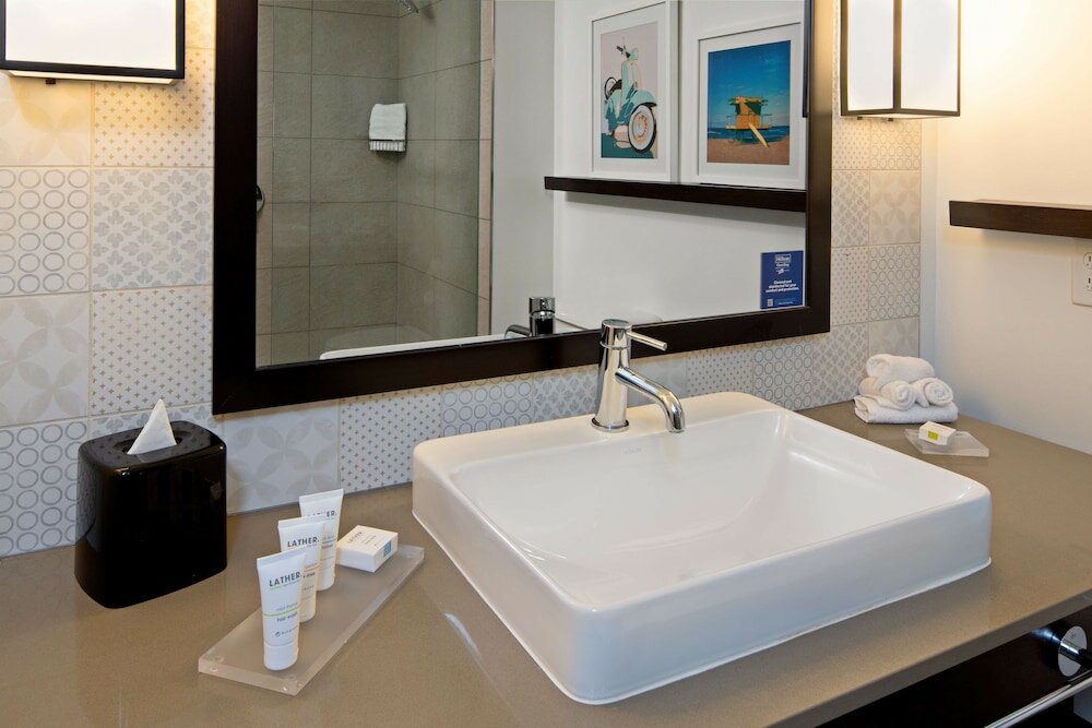 Фото SunCoast Park Hotel Anaheim, Tapestry Collection by Hilton