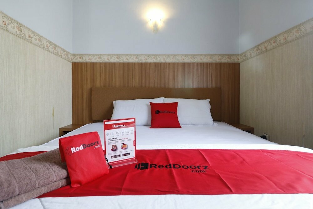 Hotel RedDoorz Plus near Undip Tembalang, Semarang, photo