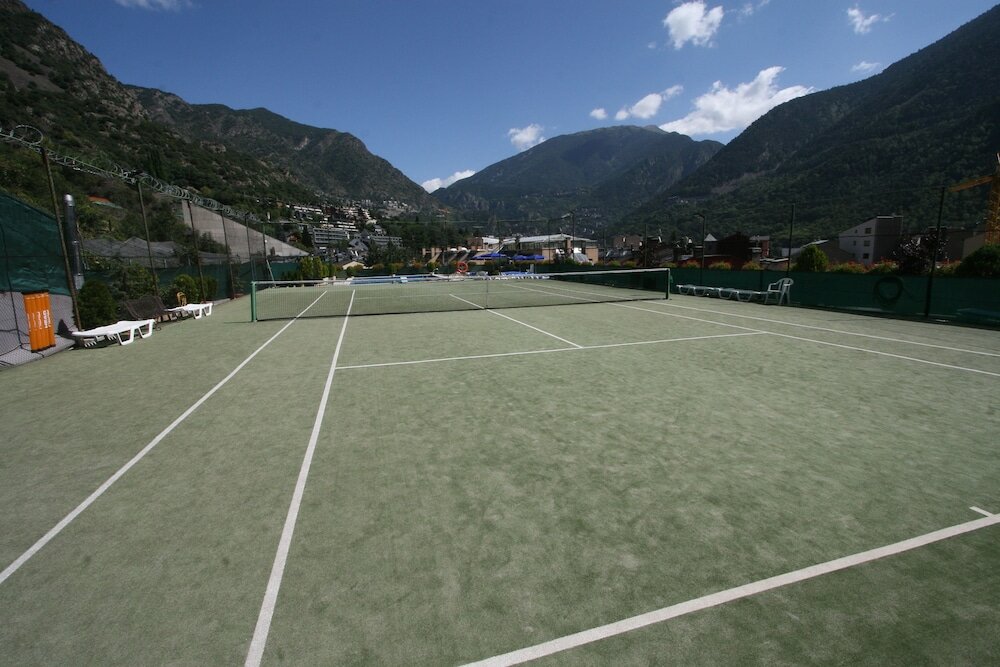 Фото Hotel Pyrénées