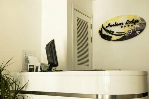 Гостиница Harbour Lodge Hotel в Зейтуне