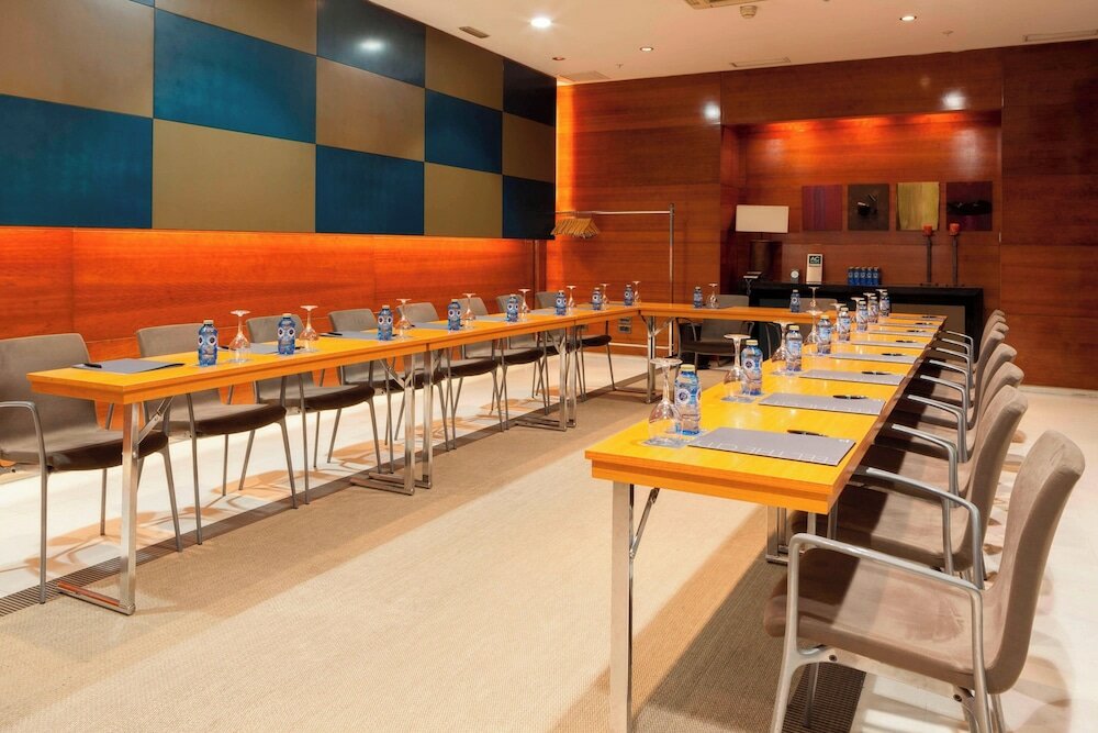 Фото Ac Hotel León San Antonio by Marriott